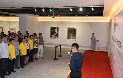 張阿芬院長出席順美集團陶瓷書畫藝術作品展開展活動并講話